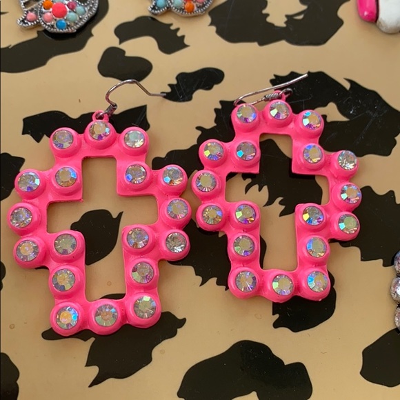 6 pairs of fashion earrings - Picture 2 of 8